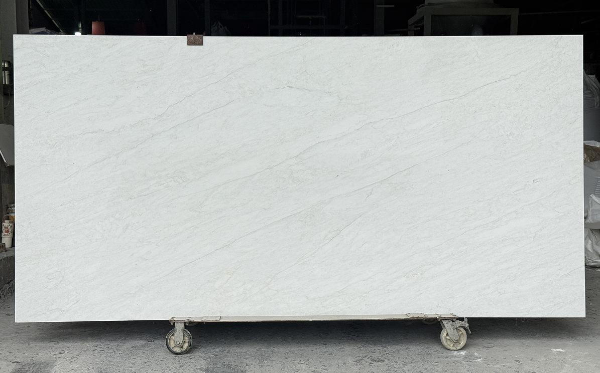 D7135 Oriental White